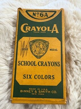 Crayola Yellow & Green School Crayons Tin - No. 6A